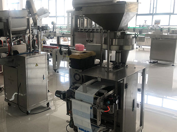 自動(dòng)化食品包裝機(jī)設(shè)備細(xì)節(jié)圖