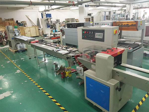 全自動枕式包裝設(shè)備展示圖