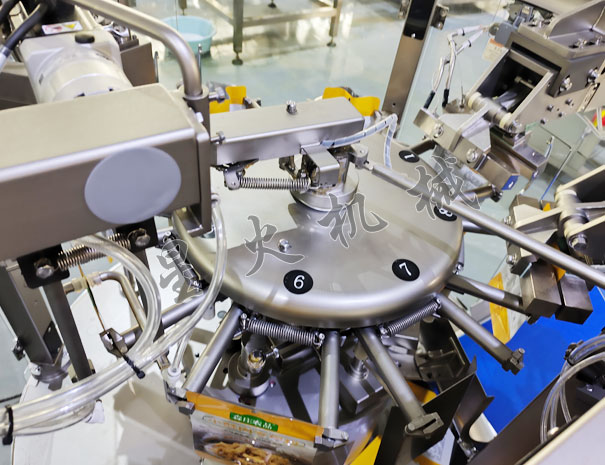 自動給袋式顆粒醬料食品包裝機細節(jié)